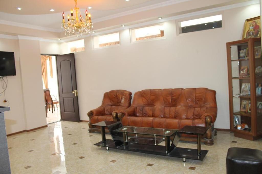 Imperator 1 Hotel Kutaisi Luaran gambar