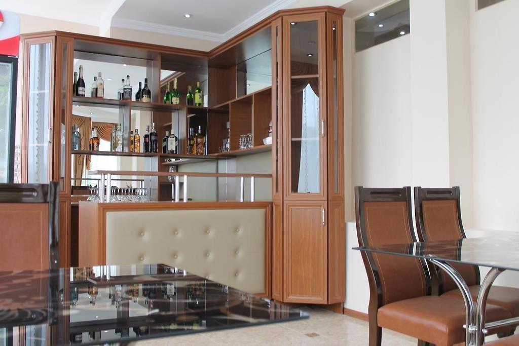 Imperator 1 Hotel Kutaisi Luaran gambar